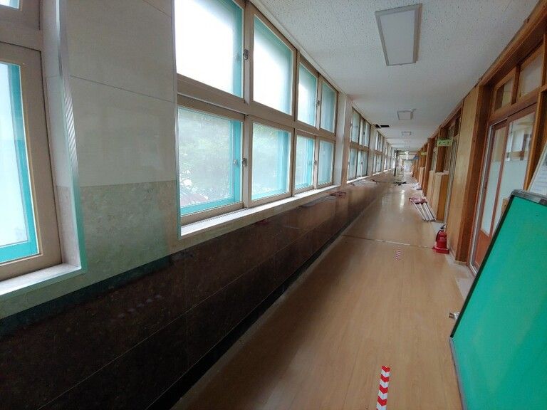 법원여자중학교 벽패널 공사  