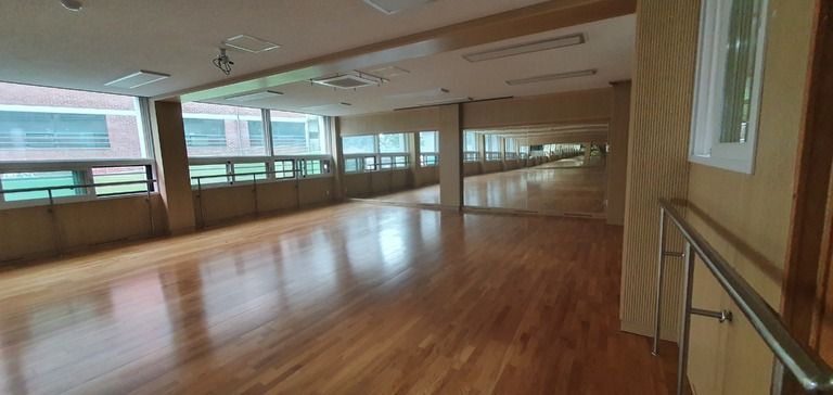 동일여고 무용실